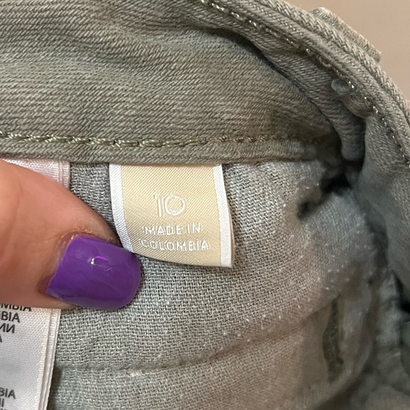 ⚫️ BOGO Michael Kors green denim pants golden accents size 10 women’s - Picture 8 of 9